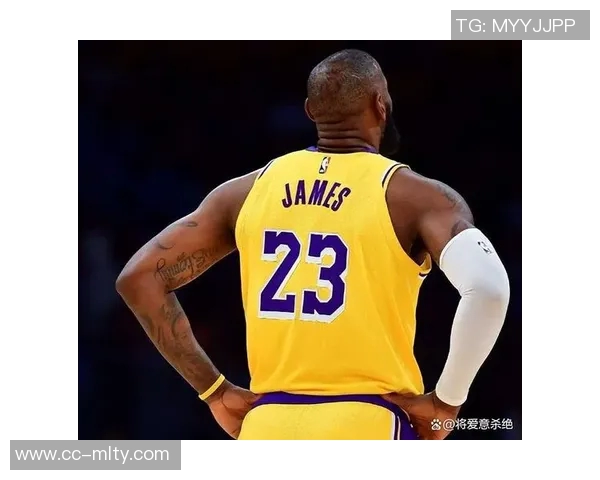 媒体人反应James离开消息时脑海一片空白令人震惊的瞬间 媒体人反应James离开消息时脑海一片空白令人震惊的瞬间